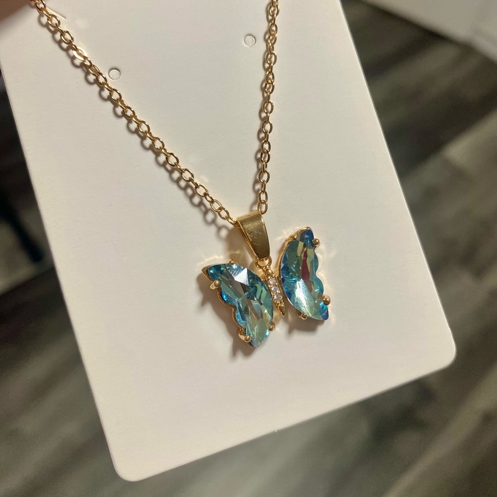 NWT Butterfly Zircon Alloy PendantWomen’s Necklace - Picture 4 of 5